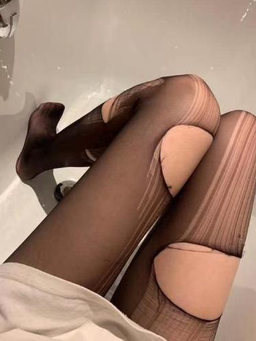 南昌红谷中大道地铁口附近体验一级美女混血儿戴维娜